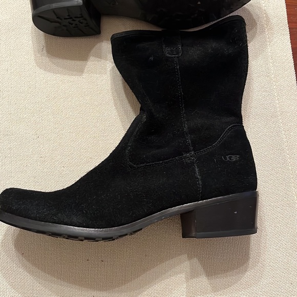 UGG Suede Size Zippered Booties in Black in EUC Size 5 - Picture 3 of 8